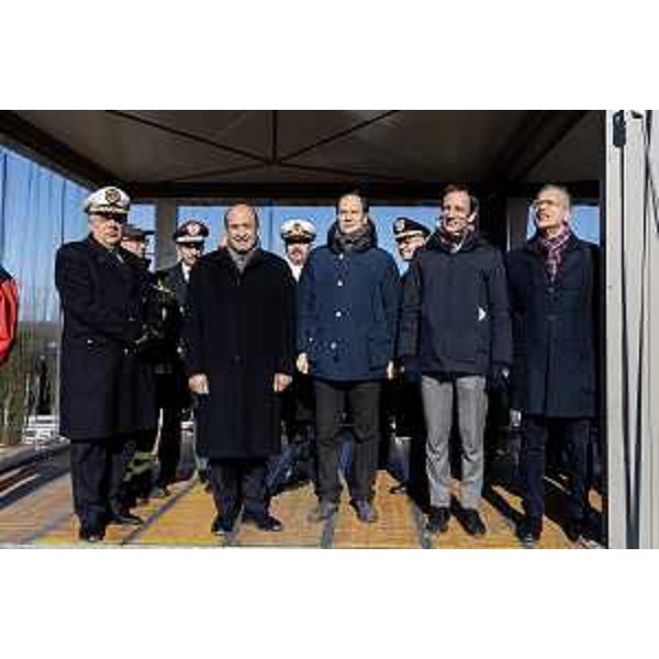 Il presidente del Cr Fvg, Piero Mauro Zanin (a dx), con al fianco il governatore Fvg, Massimiliano Fedriga, il ministro Luca Ciriani, e il commissario di Governo a Trieste, Pietro Signoriello, - Il presidente del Cr Fvg, Piero Mauro Zanin (a dx), con al fianco il governatore Fvg, Massimiliano Fedriga, il ministro Luca Ciriani, e il commissario di Governo a Trieste, Pietro Signoriello, 