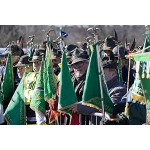 Alpini schierati a Basovizza - Alpini schierati a Basovizza