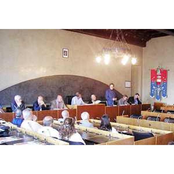 Enrico Bertossi (Assessore regionale Attività produttive) all'appuntamento che celebra i 100 anni della Pro Glemona e i 20 anni dell'Associazione regionale Pro loco, a Gemona del Friuli. (Gemona del Friuli 03/08/03)