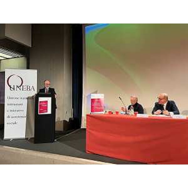 L'intervento del vicegovernatore con delega alla Salute Riccardo Riccardi durante il convegno organizzato da Uneba - L'intervento del vicegovernatore con delega alla Salute Riccardo Riccardi durante il convegno organizzato da Uneba