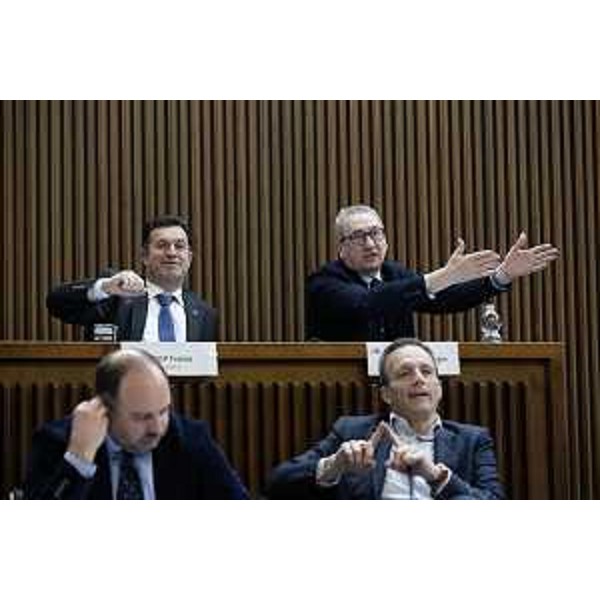 Le proteste del gruppo Pd in aula - Le proteste del gruppo Pd in aula