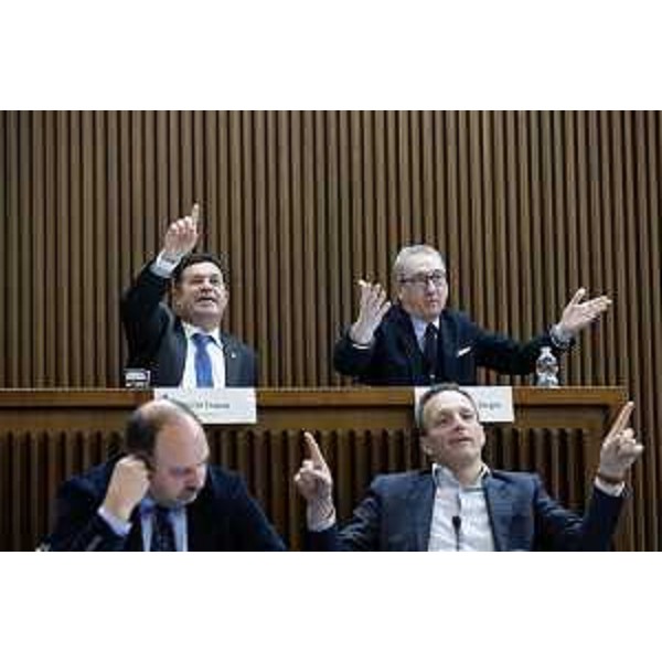 Le proteste del gruppo Pd - Le proteste del gruppo Pd