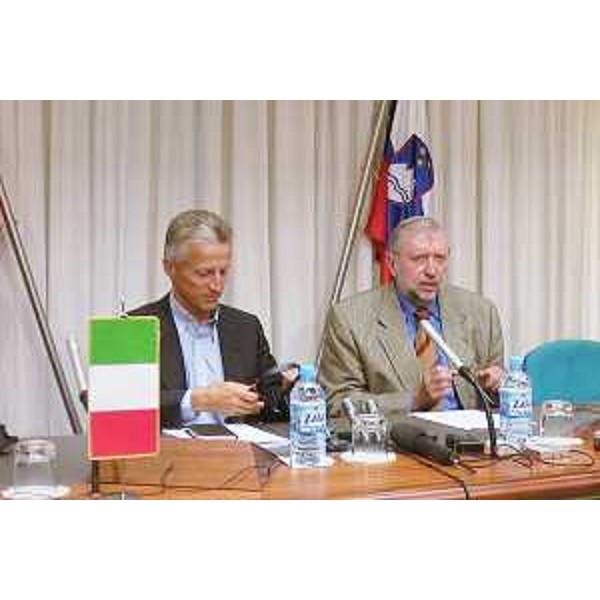 Riccardo Illy (Presidente Friuli Venezia Giulia) e Dimitri Rupel (Ministro Affari esteri Slovenia) a Lubiana. (Lubiana 02/09/03)
