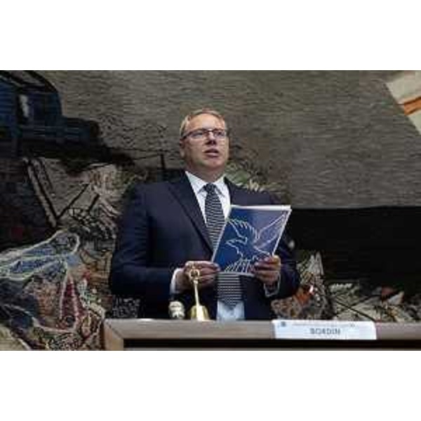 Il neoeletto presidente del Consiglio regionale, Mauro Bordin, durante il discorso di insediamento - Il neoeletto presidente del Consiglio regionale, Mauro Bordin, durante il discorso di insediamento