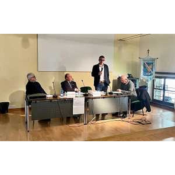 L'assessore regionale alle Autonomie locali Pierpaolo Roberti, a Villa Manin di Passariano di Codroipo, all'assemblea annuale dell'Associazione sindaci emeriti del Friuli Venezia Giulia. - L'assessore regionale alle Autonomie locali Pierpaolo Roberti, a Villa Manin di Passariano di Codroipo, all'assemblea annuale dell'Associazione sindaci emeriti del Friuli Venezia Giulia.
