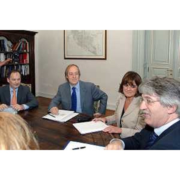 Renzo Tondo (Presidente Regione Friuli Venezia Giulia) con i vertici delle minoranze italiane in Slovenia e Corazia. (Trieste 22/07/08)