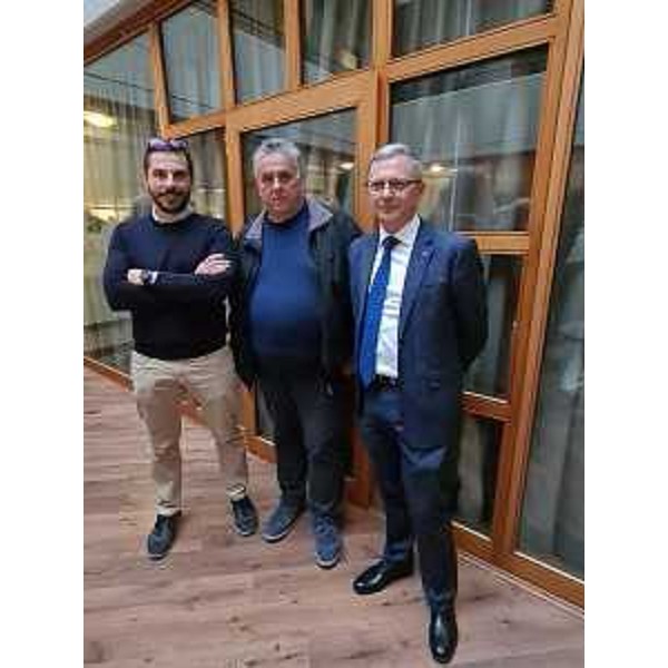 Da destra, l'assessore regionale Stefano Zannier, il nuovo presidente della società Legno Servizi Mirco Cigliani e il presidente uscente Carlo Piemonte - Da destra, l'assessore regionale Stefano Zannier, il nuovo presidente della società Legno Servizi Mirco Cigliani e il presidente uscente Carlo Piemonte