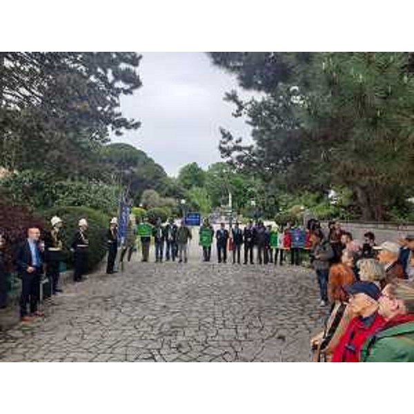 La cerimonia nel Parco della Rimembranza di Gorizia a ricordo dei deportati goriziani in Jugoslavia a opera dei titini - La cerimonia nel Parco della Rimembranza di Gorizia a ricordo dei deportati goriziani in Jugoslavia a opera dei titini