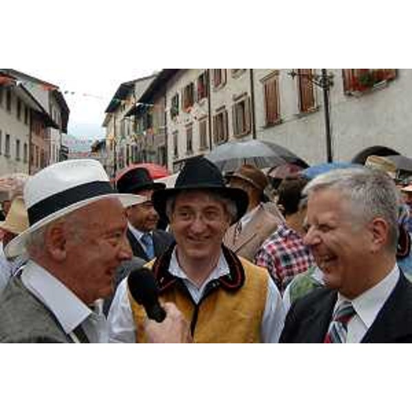 Renzo Tondo (Presidente Regione Friuli Venezia Giulia) partecipa alla rievocazione storica della Sagra del Borgat. (Tolmezzo 20/07/08)