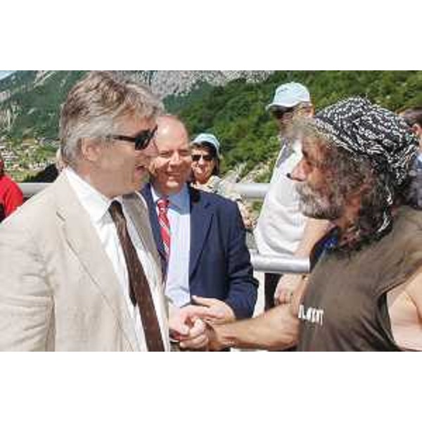 Renzo Tondo (Presidente Friuli Venezia Giulia) e Mauro Corona (Alpinista e Scrittore) all'inaugurazione del Ponte Cerenton a Erto. (Erto 19/07/08)