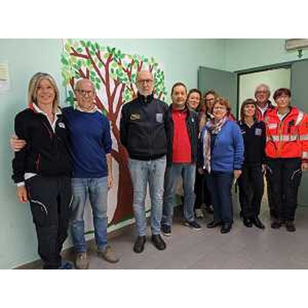 L'assessore Riccardo Riccardi alla presentazione del progetto l'Albero della vita nella scuola primaria di Trivignano Udinese - L'assessore Riccardo Riccardi alla presentazione del progetto l'Albero della vita nella scuola primaria di Trivignano Udinese 