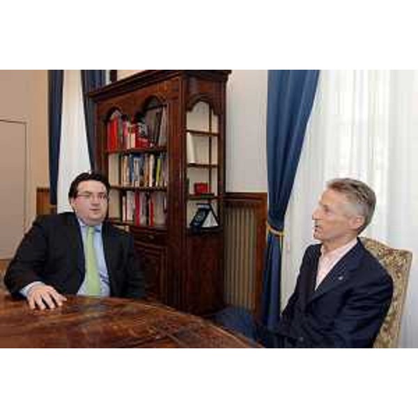 Riccardo Illy (Presidente Regione Friuli Venezia Giulia) con Stefano Mario Fantinel (Presidente Triestina Calcio) (Trieste, 13/04/06)