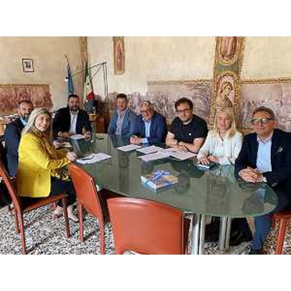 L'assessore regionale Cristina Amirante all'incontro con l'Amministrazione comunale di Spilimbergo - L'assessore regionale Cristina Amirante all'incontro con l'Amministrazione comunale di Spilimbergo