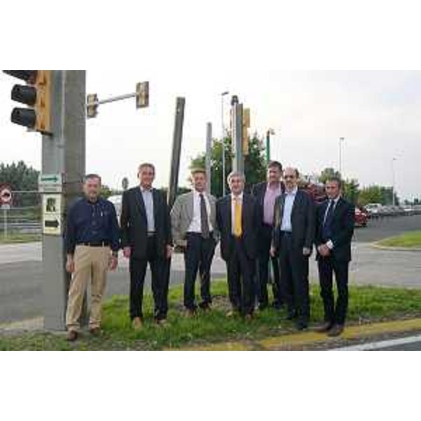 Riccardo Riccardi (Assessore regionale Viabilità e Trasporti), Pietro Fontanini (Presidente Provincia UD), Fabio Marchetti (Vicepresidente Provincia UD), Andrea Zuliani (Sindaco Campoformido), Egidio Gobbato (Assessore Sviluppo economico Campoformido), Giorgio Santuz (Presidente Autovie Venete) ed Enrico Razzini (Direttore Autovie Venete) al semaforo di Basaldella. (Campoformido 28/07/08) 