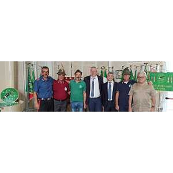 Un'altra foto di gruppo: da sinistra Fabrizio Nassi, Stefano Padovan, Pierangelo Sangaletti, il presidente Mauro Bordin, Enrico Monticolo, Gianfranco Monte e don Gianni Molinari - Un'altra foto di gruppo: da sinistra Fabrizio Nassi, Stefano Padovan, Pierangelo Sangaletti, il presidente Mauro Bordin, Enrico Monticolo, Gianfranco Monte e don Gianni Molinari