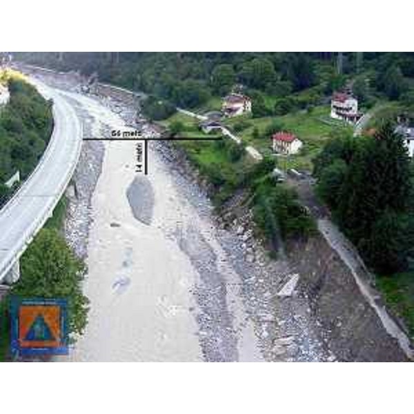 Rilievi per la costruzione del ponte 'Bailey' sul Fella, al servizio della comunità di Pietratagliata in Comune di Pontebba. (05/09/03)