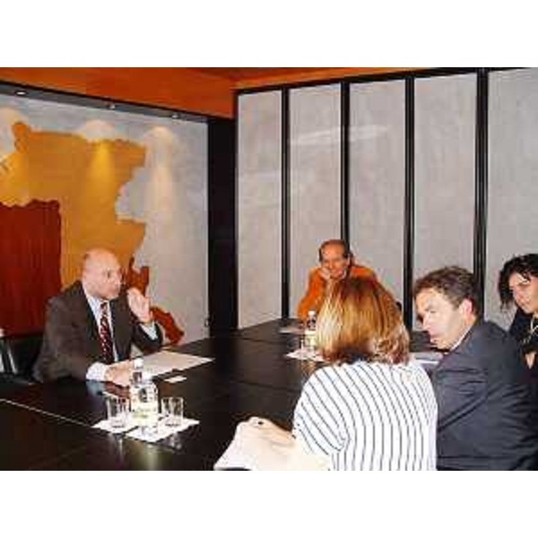 L'incontro tra Enrico Bertossi (Assessore regionale Attività produttive) e Karl Pfeifenberger (Vicepresidente Carinzia) a Udine. (Udine 16/09/03)