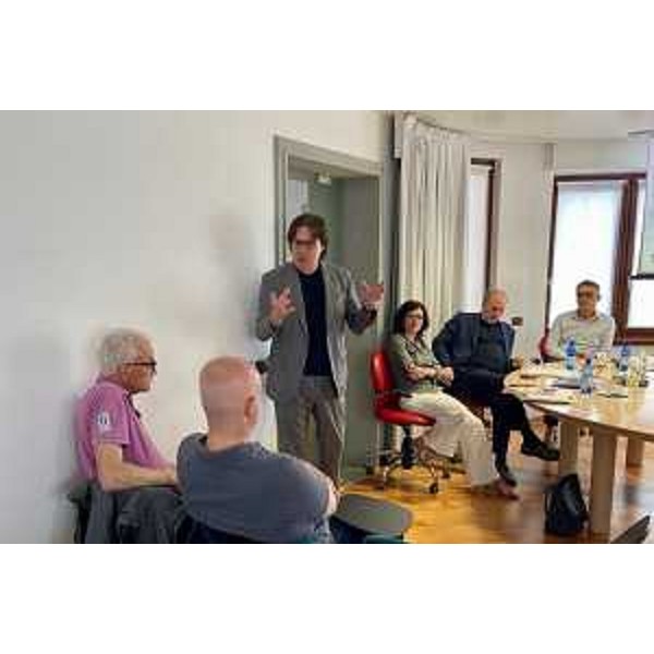 L'assessore regionale alle Attività produttive e Turismo, Sergio Emidio Bini, all'odierna Assemblea dei soci del consorzio Carnia industrial Park - L'assessore regionale alle Attività produttive e Turismo, Sergio Emidio Bini, all'odierna Assemblea dei soci del consorzio Carnia industrial Park 