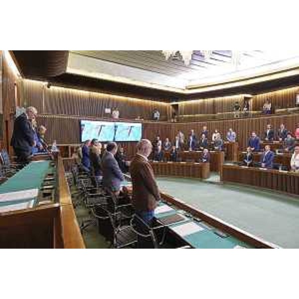 Minuto di silenzio in memoria di Aldo Gabriele Renzulli - Silvano Trieste 2023-06-21 Consiglio Regionale ph Massimo Silvano