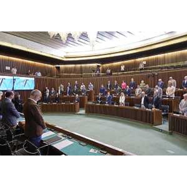 Minuto di silenzio in memoria di Aldo Gabriele Renzulli - Silvano Trieste 2023-06-21 Consiglio Regionale ph Massimo Silvano