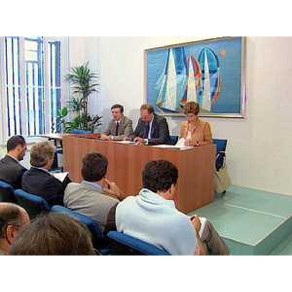 Roberto Cosolini (Assessore regionale Lavoro, Formazione, Università e Ricerca) alla prima riunione della cabina di regia per l'impatto dell'ingresso della Slovenia nell'Unione europea, a Trieste. (Trieste 17/09/03)