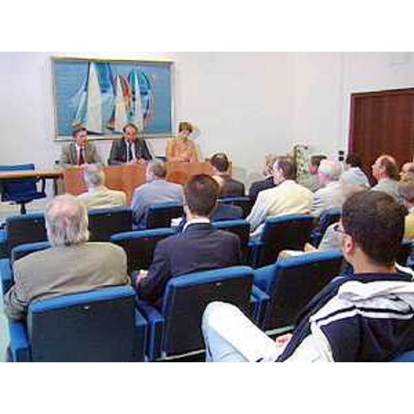 Roberto Cosolini (Assessore regionale Lavoro, Formazione, Università e Ricerca) alla prima riunione della cabina di regia per l'impatto dell'ingresso della Slovenia nell'Unione europea, a Trieste. (Trieste 17/09/03)