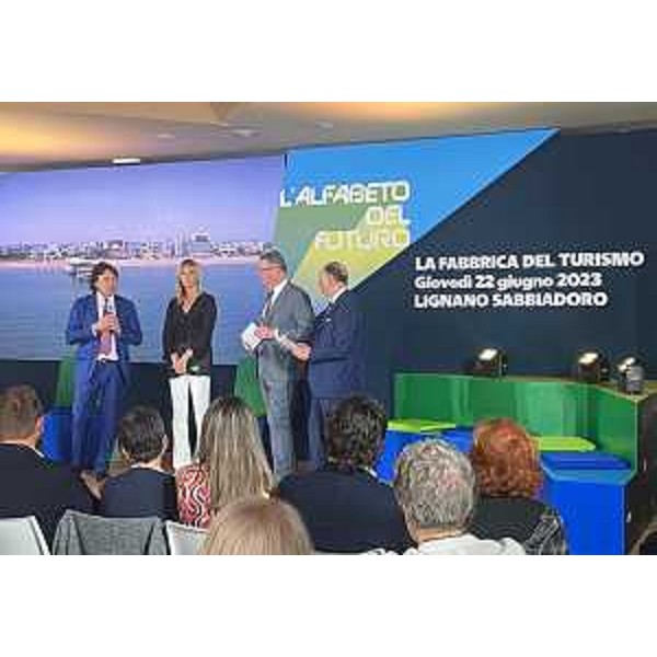 L'intervento dell'assessore regionale alle Attività produttive e Turismo Sergio Emidio Bini in occasione della manifestazione L'alfabeto del futuro svoltasi a Lignano - L'intervento dell'assessore regionale alle Attività produttive e Turismo Sergio Emidio Bini in occasione della manifestazione L'alfabeto del futuro svoltasi a Lignano