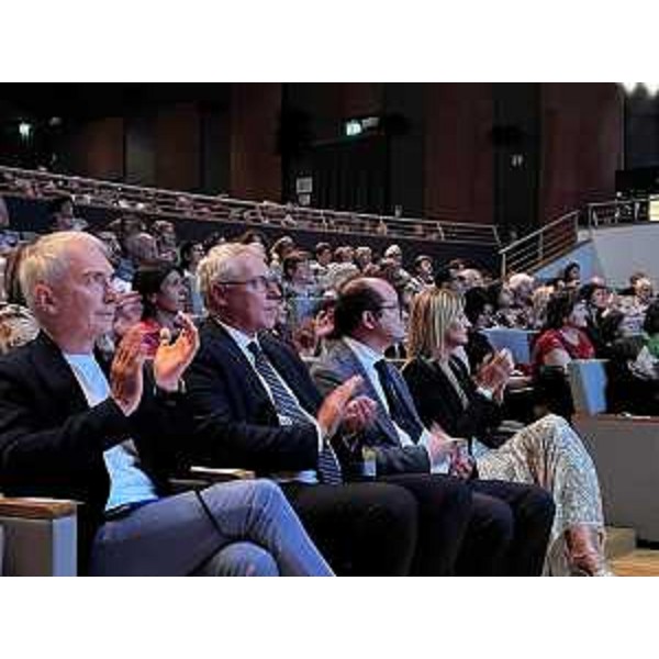 Da sinistra il sindaco di Lignano Laura Giorgi, il vicegovernatore Anzil, il presidente del Consiglio regionale Mauro Bordin, il consigliere regionale Roberto Novelli - Da sinistra il sindaco di Lignano Laura Giorgi, il vicegovernatore Anzil, il presidente del Consiglio regionale Mauro Bordin, il consigliere regionale Roberto Novelli