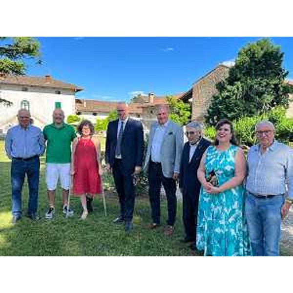 Al centro, il presidente del Cr Fvg, Mauro Bordin, con, alla sua sinistra, il sindaco di Mortegliano, Roberto Zuliani, e Susi Del Pin - Al centro, il presidente del Cr Fvg, Mauro Bordin, con, alla sua sinistra, il sindaco di Mortegliano, Roberto Zuliani, e Susi Del Pin