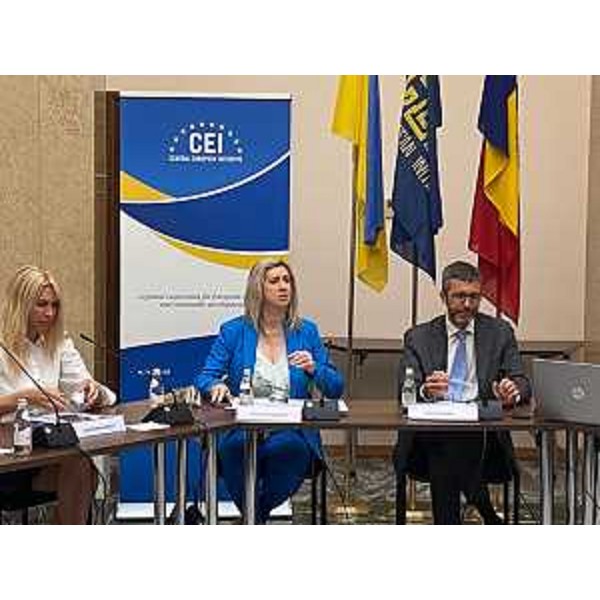 Al centro l'assessore regionale Cristina Amirante - Al centro l'assessore regionale Cristina Amirante