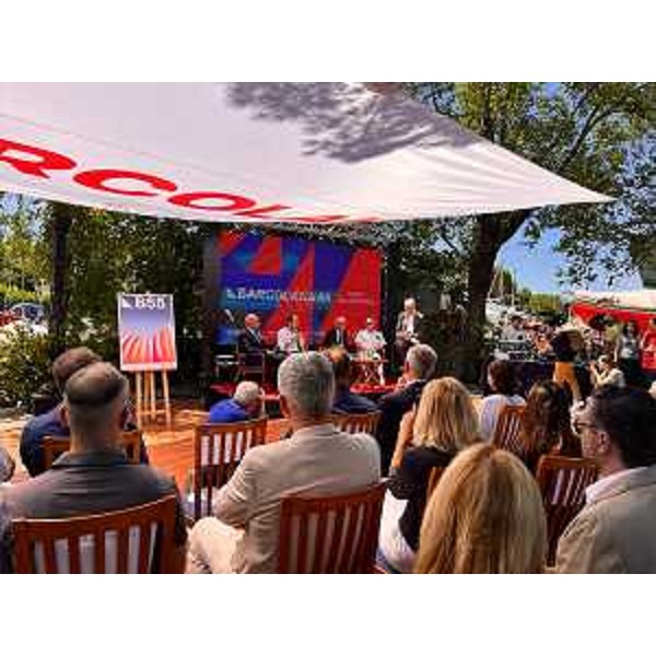 Il governatore del Friuli Venezia Giulia Massimiliano Fedriga nella sede della Società Velica di Barcola e Grignano allapertura delle iscrizioni alla Barcolana55. - Il governatore del Friuli Venezia Giulia Massimiliano Fedriga nella sede della Società Velica di Barcola e Grignano allapertura delle iscrizioni alla Barcolana55.