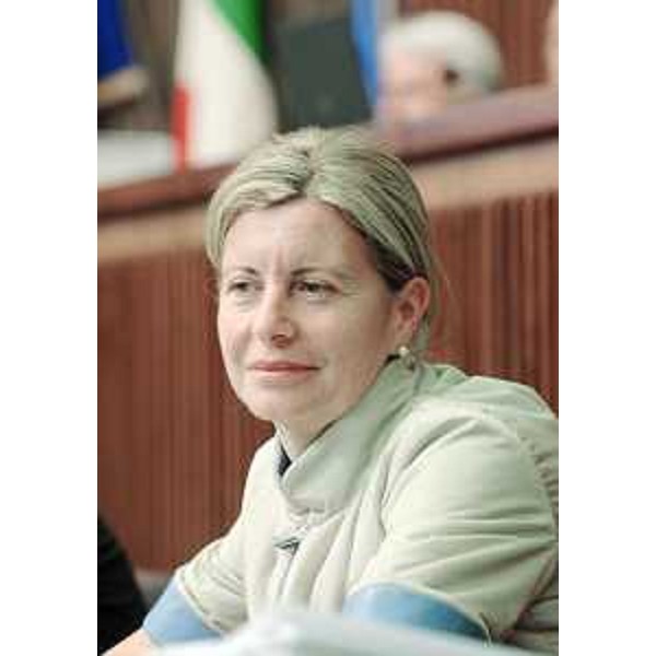 Sandra Savino (Assessore regionale Risorse economiche e finanziarie, Patrimonio e Servizi generali) in Consiglio regionale. (Trieste 30/07/08)
