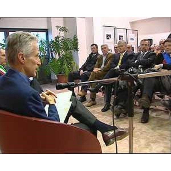 Riccardo Illy (Presidente Friuli Venezia Giulia) al Convegno "L'evoluzione amministrativa degli Enti locali" a Mossa. (Mossa 28/11/07)