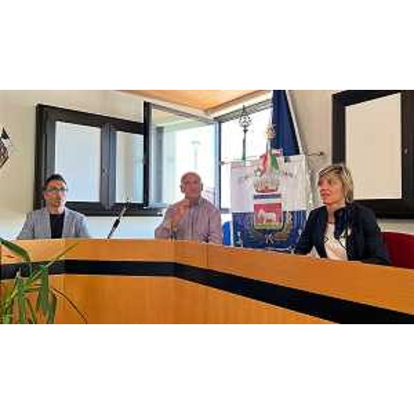 Zilli con il sindaco Colomba e il vicepresidente del Consiglio regionale Stefano Mazzolini - Zilli con il sindaco Colomba e il vicepresidente del Consiglio regionale Stefano Mazzolini