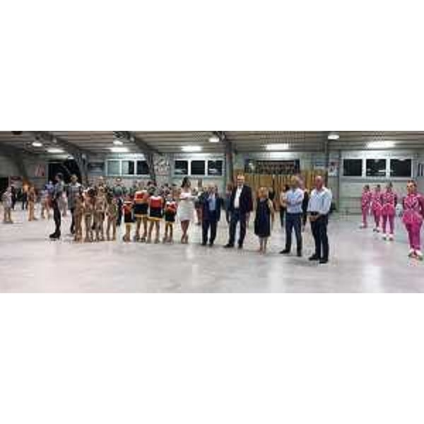 Autorità e atleti alla fine del saggio, durante l'intervento del presidente della Polisportiva Orgnano, Iginio Pavan - Autorità e atleti alla fine del saggio, durante l'intervento del presidente della Polisportiva Orgnano, Iginio Pavan