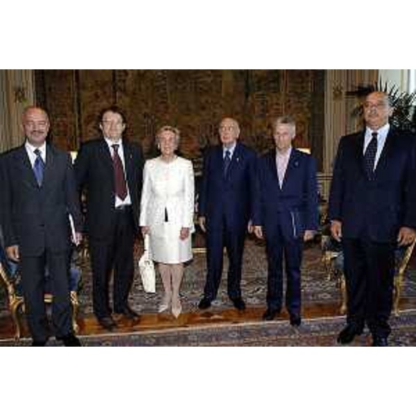 Giorgio Napolitano (Presidente della Repubblica Italiana) con Riccardo Illy (Presidente della Regione Friuli Venezia Giulia), Vittorio Brancati (Sindaco di Gorizia), Enrico Gherghetta (Presidente della Provincia di Gorizia), Maria Teresa Bassa Poropat (Presidente della Provincia di Trieste) e Roberto Dipiazza (Sindaco di Trieste) (Roma, 28/07/06) 