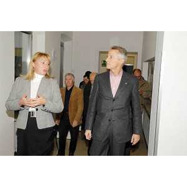 Riccardo Illy (Presidente Regione Friuli Venezia Giulia) al Comune di Sagrado con il Sindaco Elisabetta Pian. (Sagrado 15/11/07)
