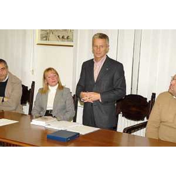 Riccardo Illy (Presidente Regione Friuli Venezia Giulia) al Comune di Sagrado con il Sindaco Elisabetta Pian. (Sagrado 15/11/07)