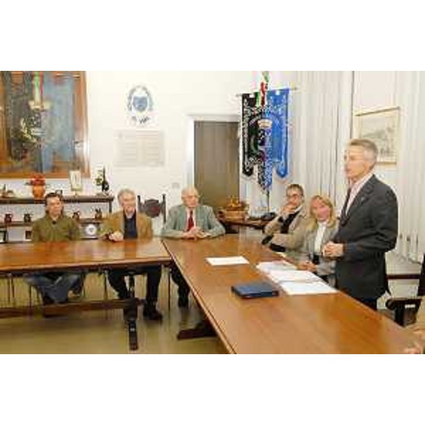 Riccardo Illy (Presidente Regione Friuli Venezia Giulia) al Comune di Sagrado con il Sindaco Elisabetta Pian. (Sagrado 15/11/07)