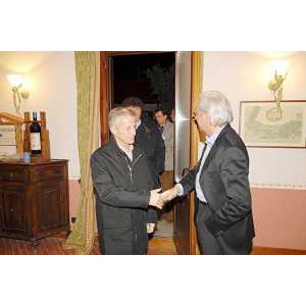 Riccardo Illy (Presidente Regione Friuli Venezia Giulia) visita la piccola villa veneta di Castelnuovo, prospiciente l'azienda agricola "Castelvecchio", a San Martino del Carso. (Sagrado 15/11/07)