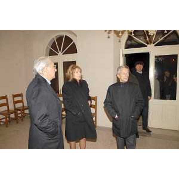 Riccardo Illy (Presidente Regione Friuli Venezia Giulia) visita la piccola villa veneta di Castelnuovo, prospiciente l'azienda agricola "Castelvecchio", a San Martino del Carso. (Sagrado 15/11/07)