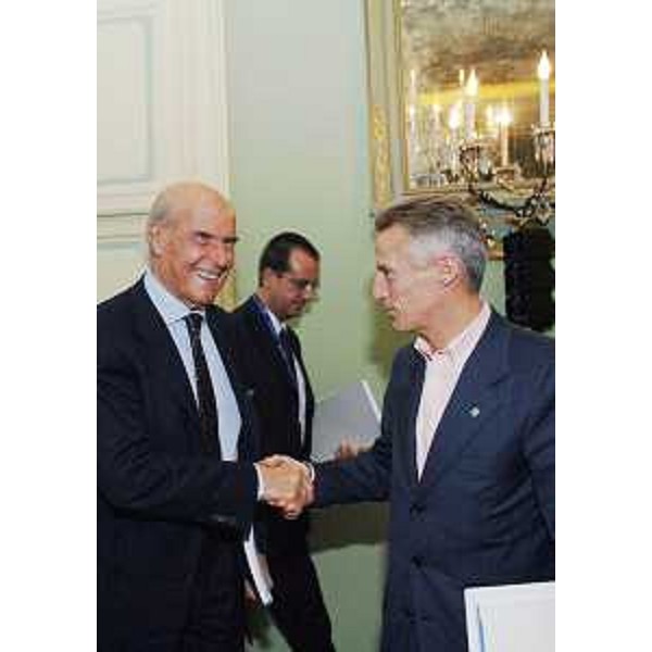 Riccardo Illy (Presidente Regione Friuli Venezia Giulia) e Umberto Veronesi (Direttore scientifico Istituto europeo Oncologia) al secondo Forum "Meridiano sanità: le coordinate della salute", promosso da Ambrosetti The European House, a Cernobbio sul Lago di Como. (Cernobbio 10/11/07)