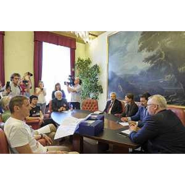 Un momento dell'incontro con i rappresentanti dei Comitati firmatari della petizione insieme al presidente del Consiglio regionale del Fvg, Mauro Bordin - Consiglio Regionale, ACON