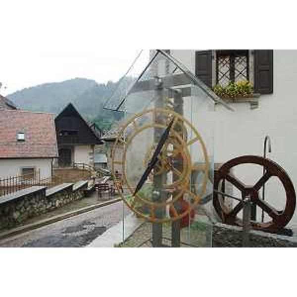 "Percorso espositivo dell'orologeria monumentale" a Pesariis. (Pesariis 25/05/07)
