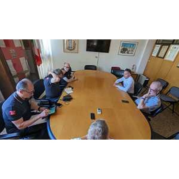 Riccardi in un vertice operativo - Riccardi in un vertice operativo