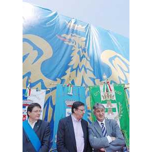 Enrico Gherghetta (Presidente Provincia Gorizia), Giorgio Santuz (Presidente Ente Friuli nel mondo) e Renzo Tondo (Presidente Friuli Venezia Giulia) nel corso della Convention annuale di Friuli nel mondo a Meduno. (Meduno 03/08/08)