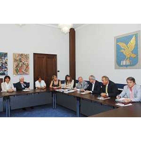 Gianni Pecol Cominotto (Assessore regionale Organizzazione e Sistemi informativi) alla sottoscrizione della convenzione per la fornitura di prestazioni sanitarie ai cittadini tedeschi durante il loro soggiorno in Friuli Venezia Giulia. (Trieste 12/07/07)