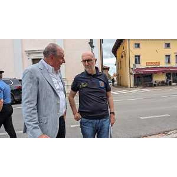 L'assessore regionale alla Protezione civile Riccardo Riccardi insieme al sindaco di Mortegliano Roberto Zuliani - L'assessore regionale alla Protezione civile Riccardo Riccardi insieme al sindaco di Mortegliano Roberto Zuliani