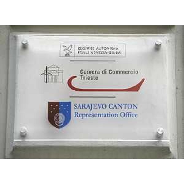 Ufficio di Collegamento della Regione FVG a Bruxelles. La targa con il nuovo partner: Cantone di Sarajevo (Bosnia). (Bruxelles 07/06/07)