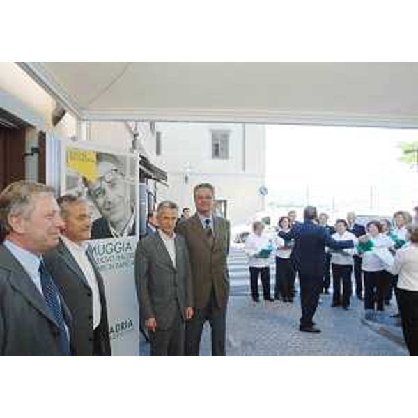 Riccardo Illy (Presidente Friuli Venezia Giulia), Angelo Sette (Presidente Banca Popolare Friuladria), Nerio Nesladek (Sindaco Muggia) e Tullio Cianciolo (Responsabile Friuliadria Area adriatica) all'inaugurazione della filiale di Friuladria a Muggia. (Muggia 16/05/07)